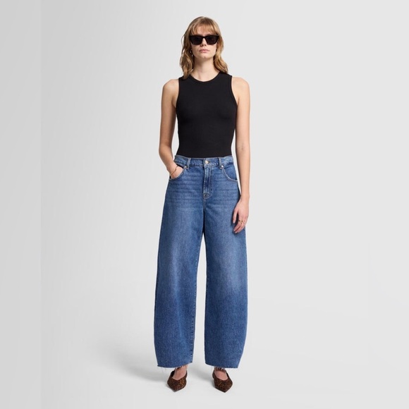 7 FOR ALL MANKIND Barrel Jeans Bonnie Curvilinear in Santa Cruz High Rise 25 NWT - Picture 1 of 11